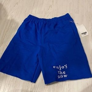 FRNZ club sweat shorts “enjoy the now”